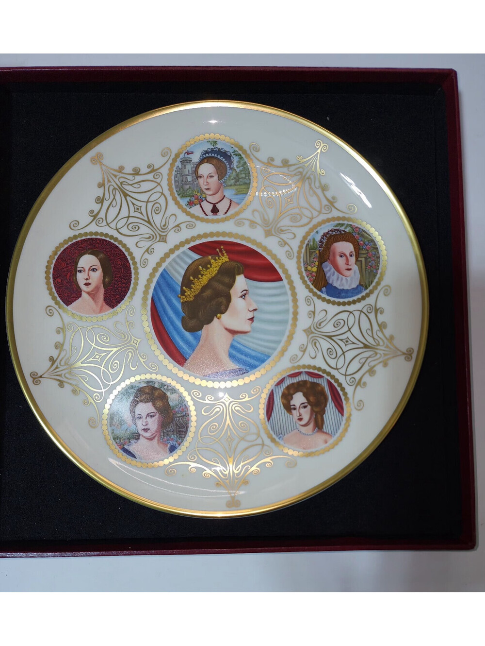The Queens of England 1977 The Queens Silver Jubilee of England Limited Edition